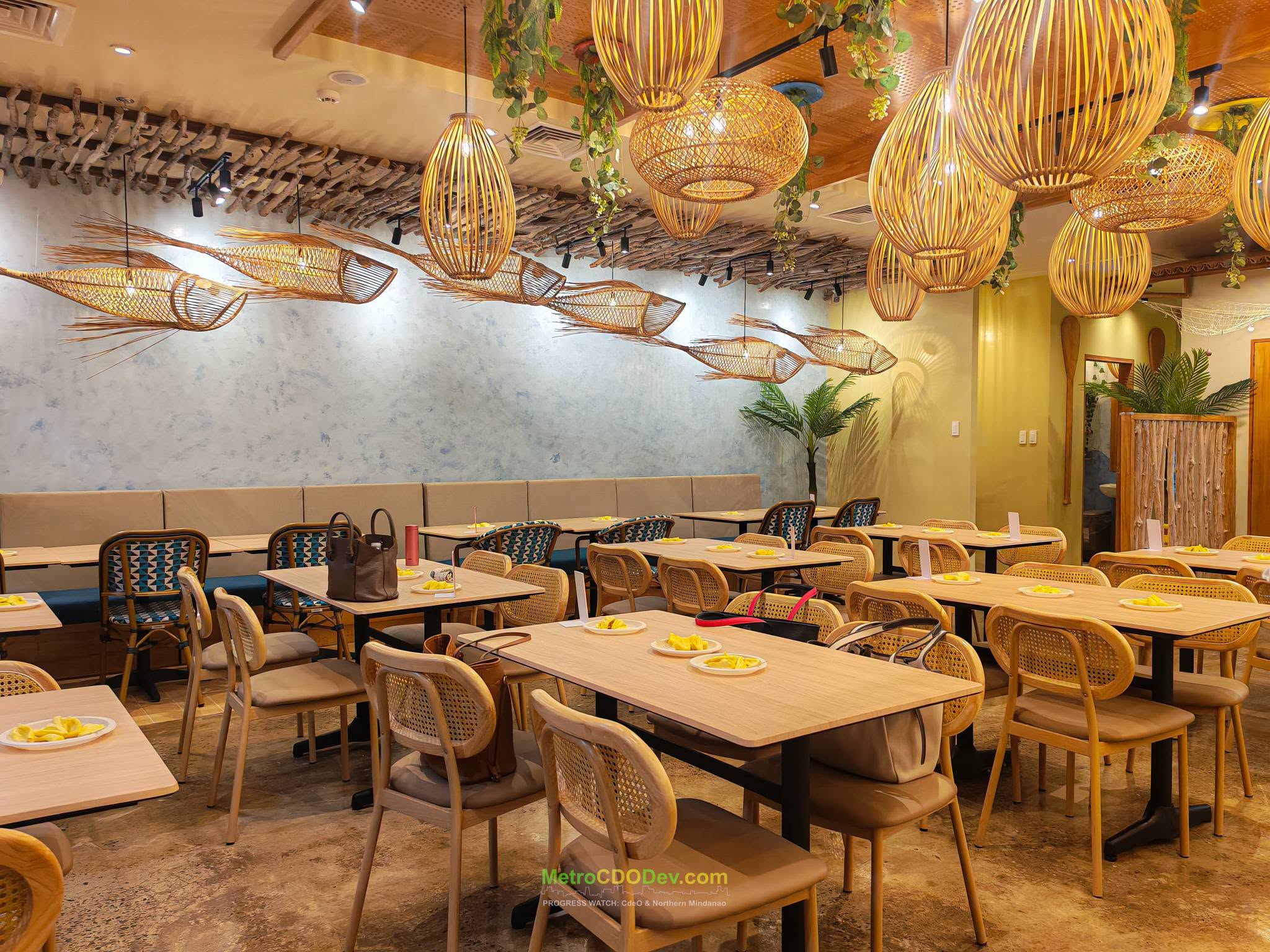 Zubaibai: Warm restaurant frontage